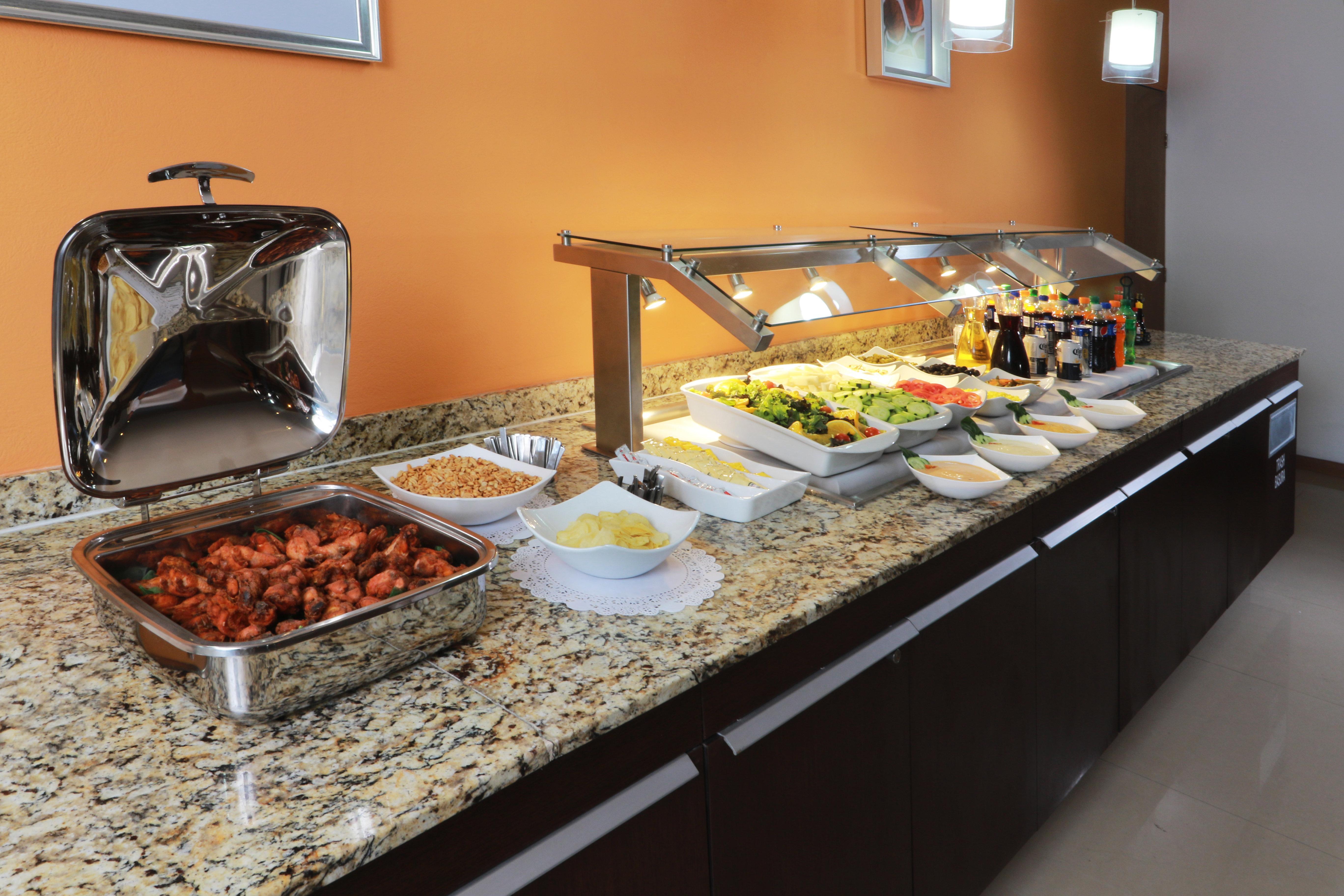 Staybridge Suites Guadalajara Expo, an IHG Hotel Zapopan Bagian luar foto