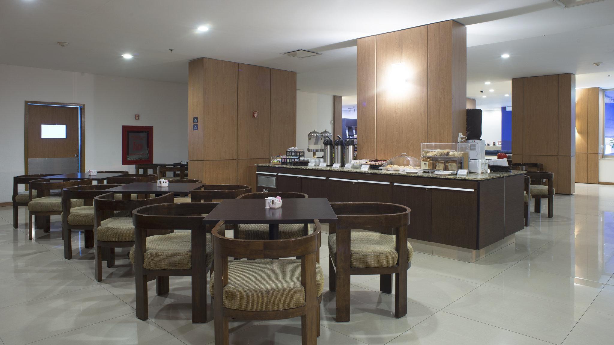 Staybridge Suites Guadalajara Expo, an IHG Hotel Zapopan Bagian luar foto