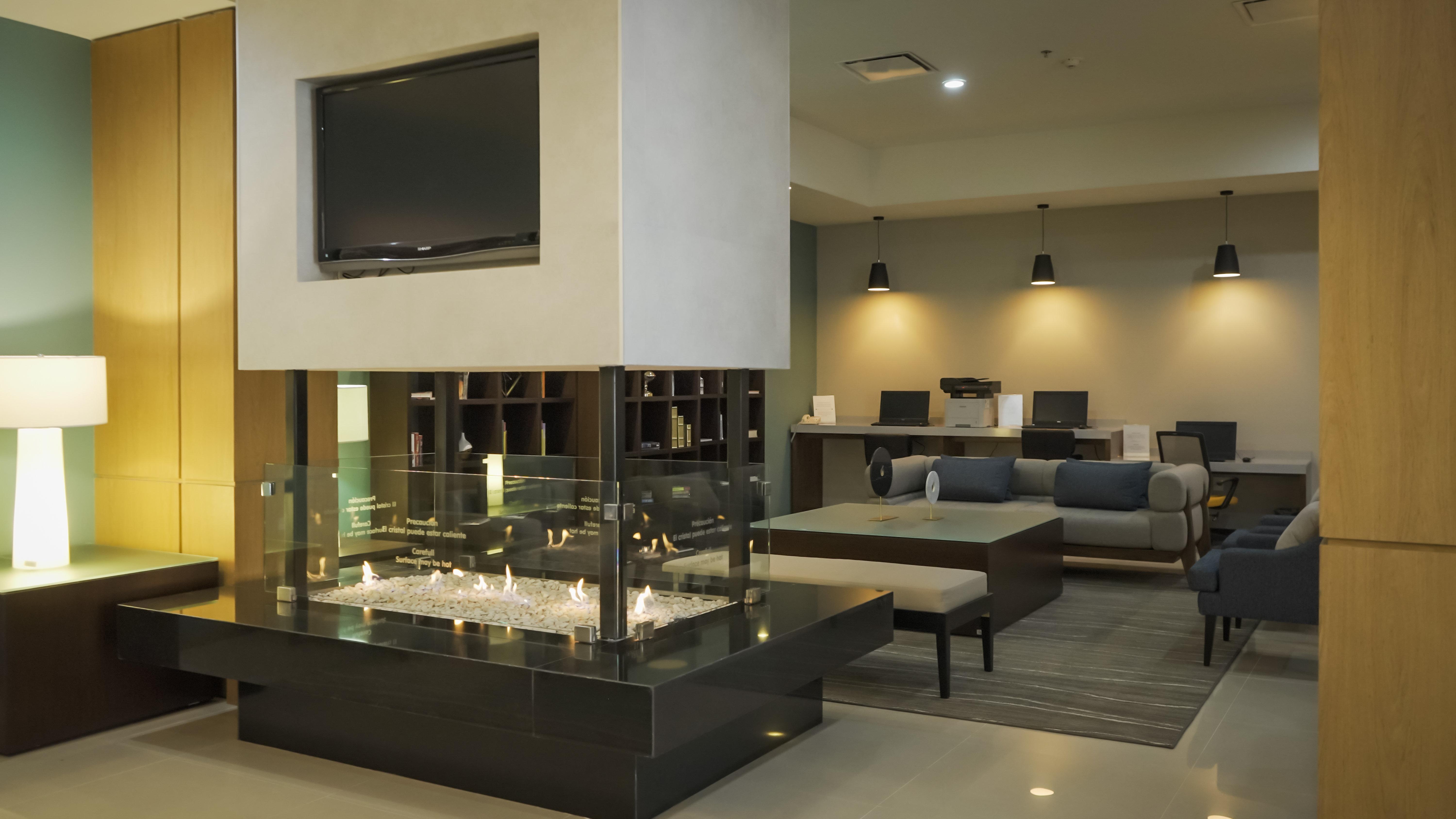 Staybridge Suites Guadalajara Expo, an IHG Hotel Zapopan Bagian luar foto