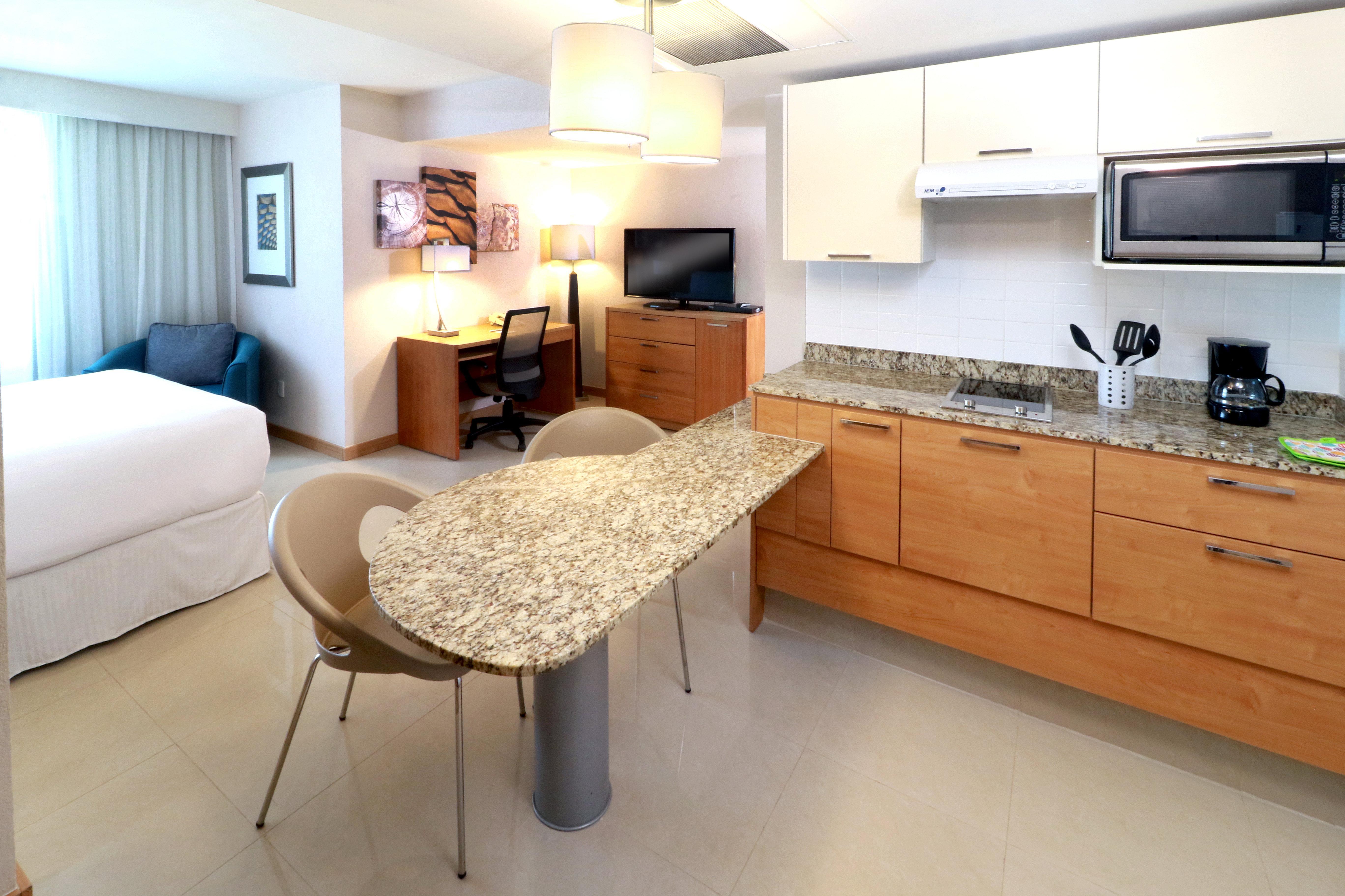 Staybridge Suites Guadalajara Expo, an IHG Hotel Zapopan Bagian luar foto